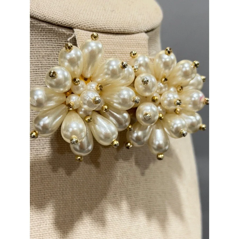 Vontage Large Imitation Pearl Cluster Earrings Cream Gold Tone Clip On Floral 2